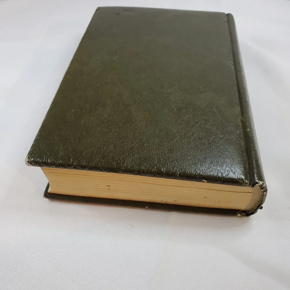 The Living Bible Paraphrased Green Padded Hardcover 9th printing 1972 - Picture 4 of 7